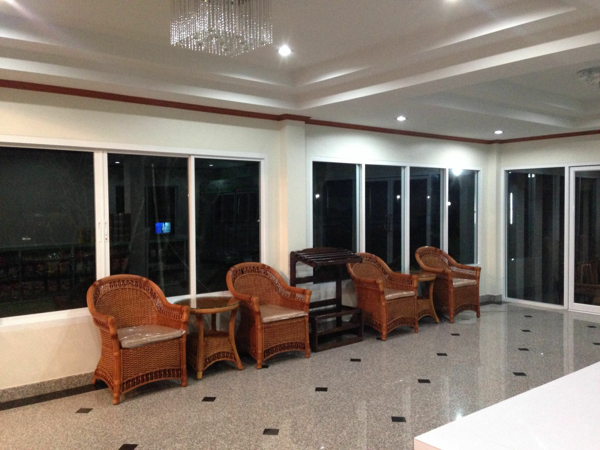 Green Garden Resort Накхонратчасіма Екстер'єр фото